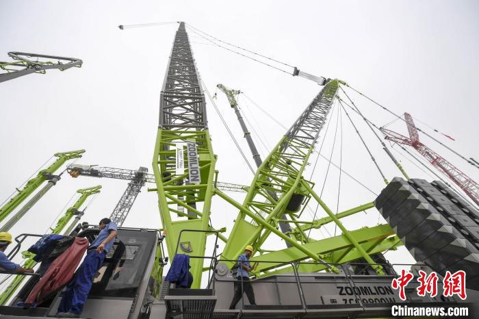 长沙是中国唯一拥有4家世界工程机械50强的城市。 杨华峰 摄