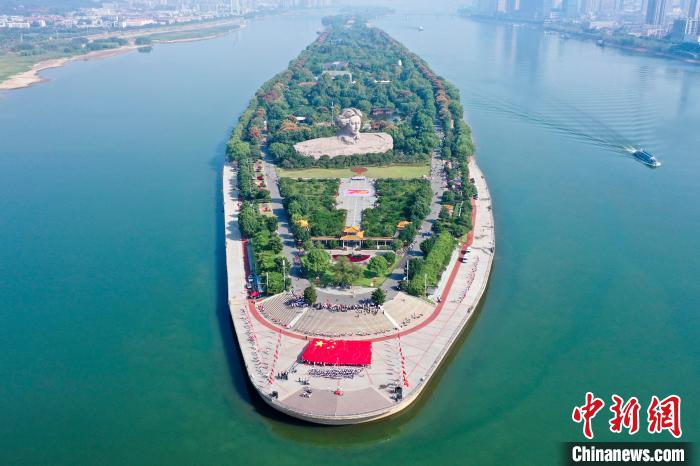 长沙橘子洲头。 杨华峰 摄