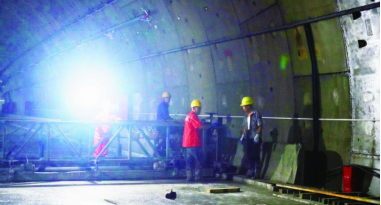 湘雅路过江通道年底具备主线通车条件 建成后,长沙河西新城到芙蓉中路CBD只需5分钟